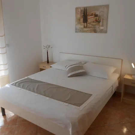Apartments Luvi Trogir Exterior photo