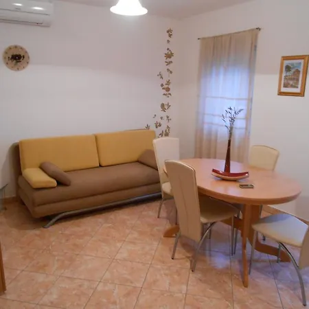 Apartments Luvi Trogir Room photo