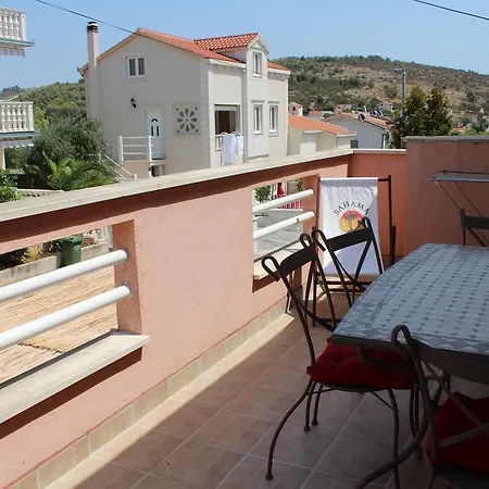 Apartments Luvi Trogir Exterior photo