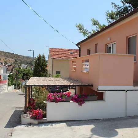 Apartments Luvi Trogir Exterior photo