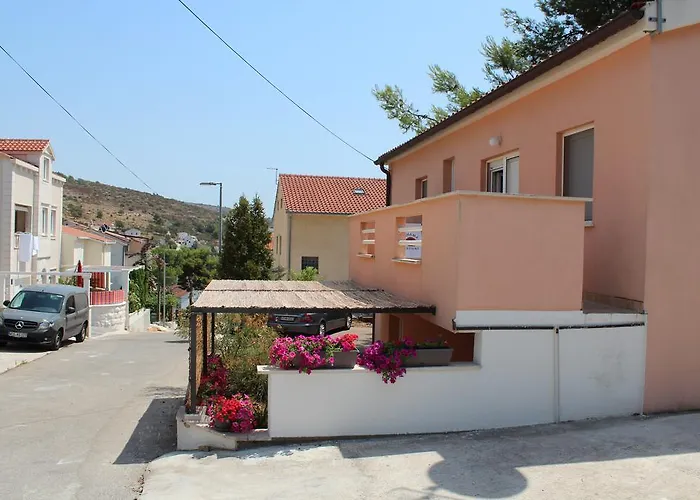 Apartments Luvi